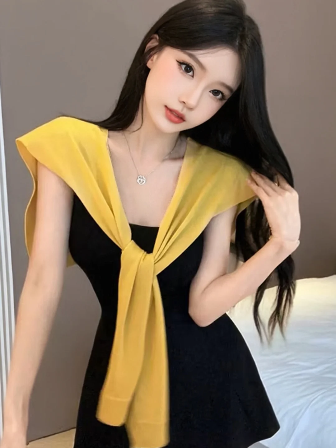 Slimming High Waist V-Neck Knitted Dress with Shawl Two-Piece Set for Women Casual Summer Fashion Korean Style Short Sleeve
Slimming High Waist V-Neck Knitted Dress with Shawl Two-Piece Set for Women Casual Summer Fashion Korean Style Short Sleeve