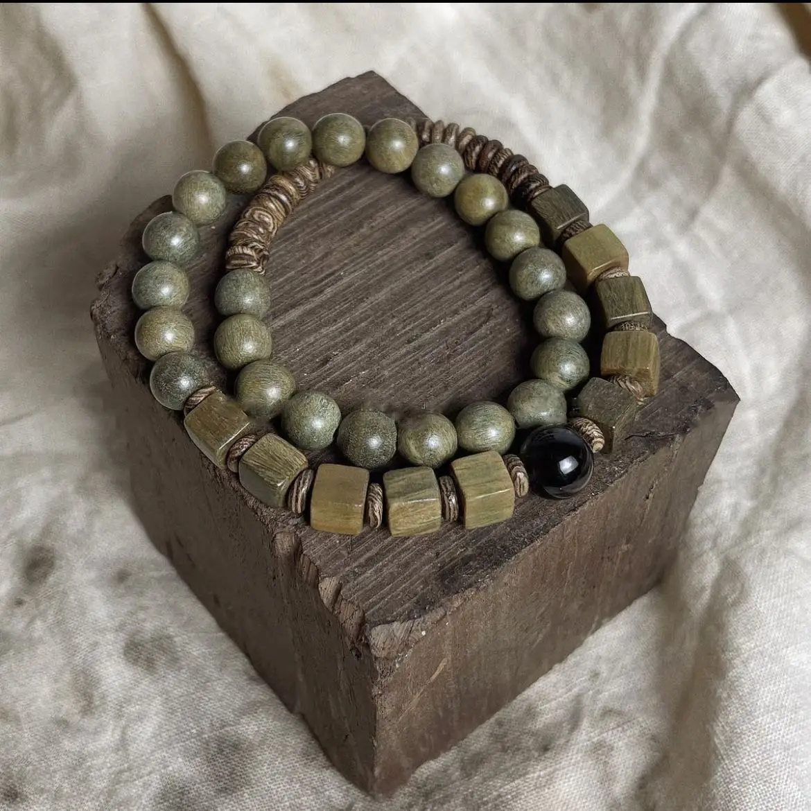 Natural Green Sandalwood Retro Square Double-Loop Beaded Bracelet, Handmade Boho Yoga Jewelry Gift for Women Men
Natural Green Sandalwood Retro Square Double-Loop Beaded Bracelet, Handmade Boho Yoga Jewelry Gift for Women Men