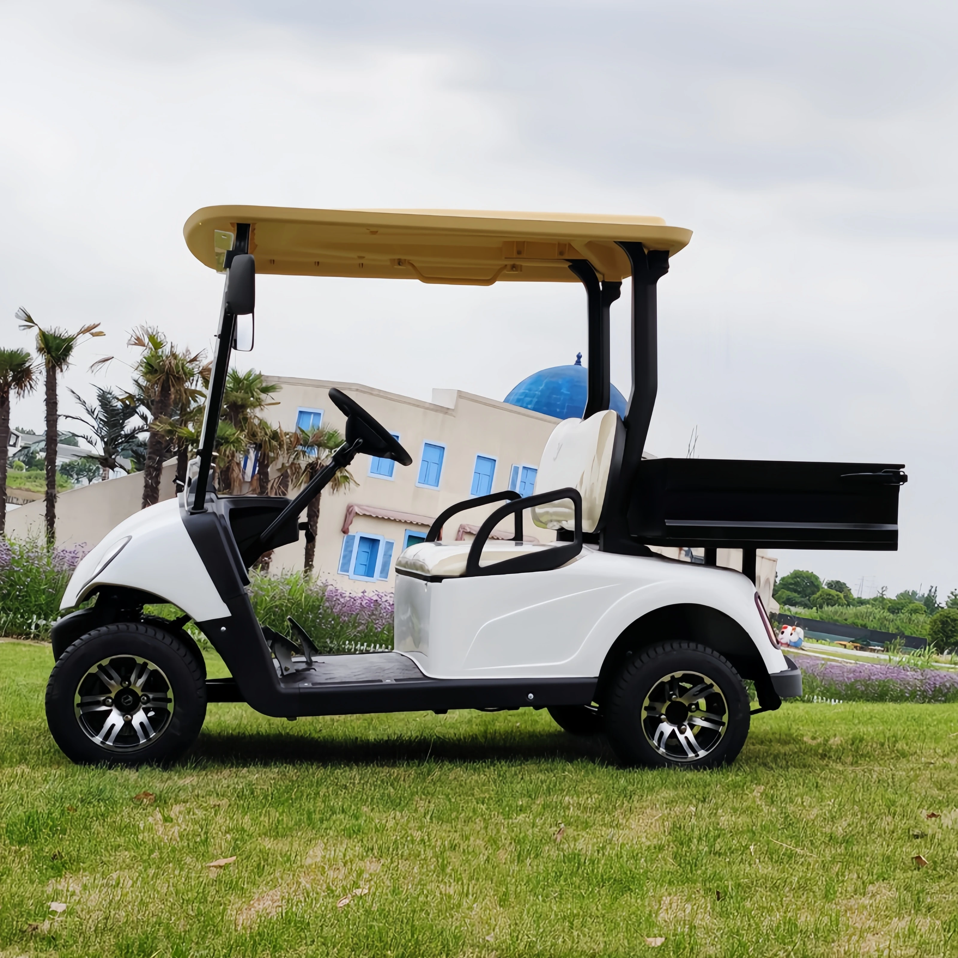 Made in China new energy vehicle 2025 Cart dark blue 6-seater electric golf cart club car Electric sightseeing car
Made in China new energy vehicle 2025 Cart dark blue 6-seater electric golf cart club car Electric sightseeing car