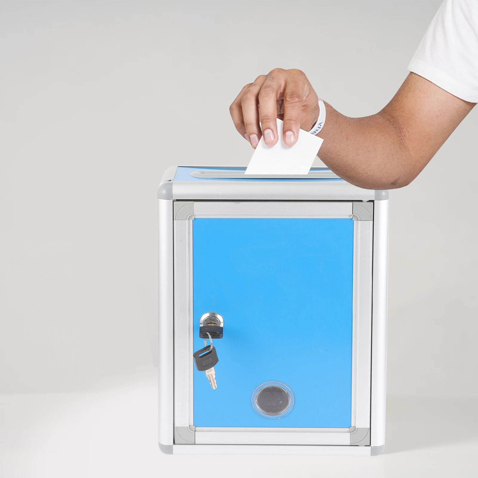 Lockable Wall Mounted Mailbox Aluminum Alloy Outdoor Office Suggestion Vintage Design Durable Lightweight Reusable Post for Home 
Lockable Wall Mounted Mailbox Aluminum Alloy Outdoor Office Suggestion Vintage Design Durable Lightweight Reusable Post for Home