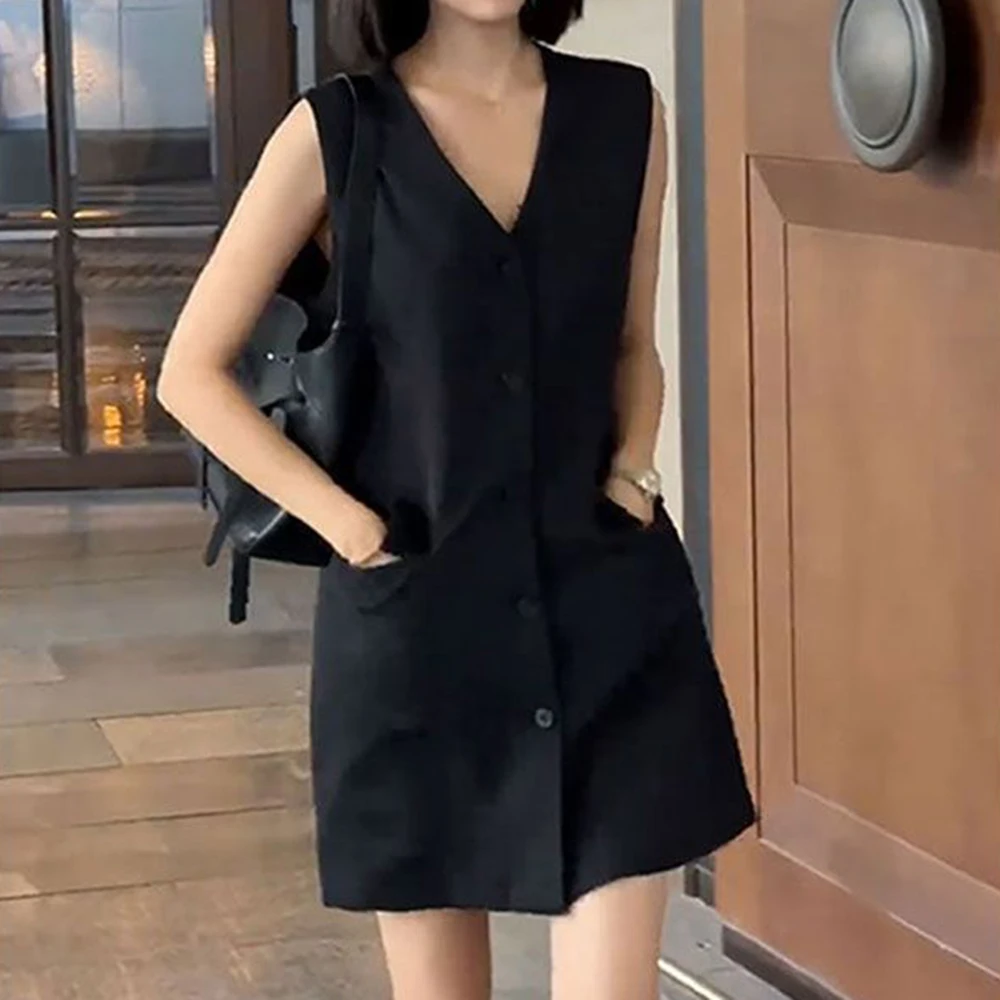 European goods large size V-neck vest dress women's 2026 new vest skirt single-breasted sleeveless small black dress
European goods large size V-neck vest dress women's 2026 new vest skirt single-breasted sleeveless small black dress