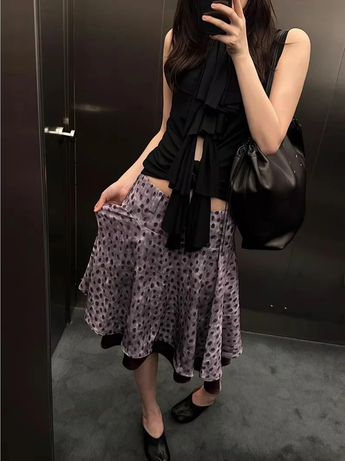 Retro Spicy Girl Grey Purple Polka Dot Halter Neck Dress Women's Summer 2026 New Design Sense Satin Patchwork Midi Skirt
Retro Spicy Girl Grey Purple Polka Dot Halter Neck Dress Women's Summer 2026 New Design Sense Satin Patchwork Midi Skirt