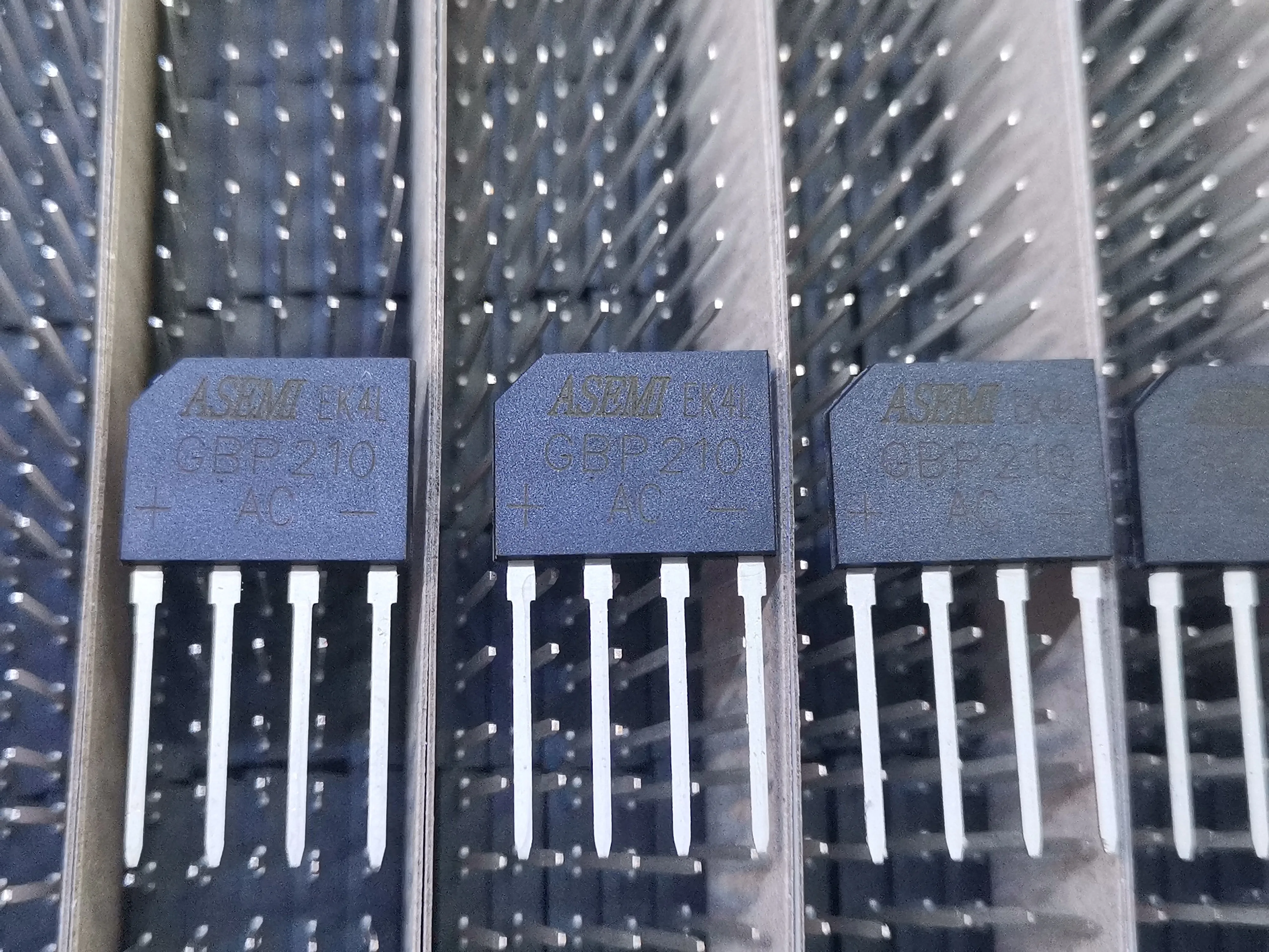 500PCS GBP210 Rectifier Bridge GBP-4 50mil 2A 1000V ASEMI
500PCS GBP210 Rectifier Bridge GBP-4 50mil 2A 1000V ASEMI