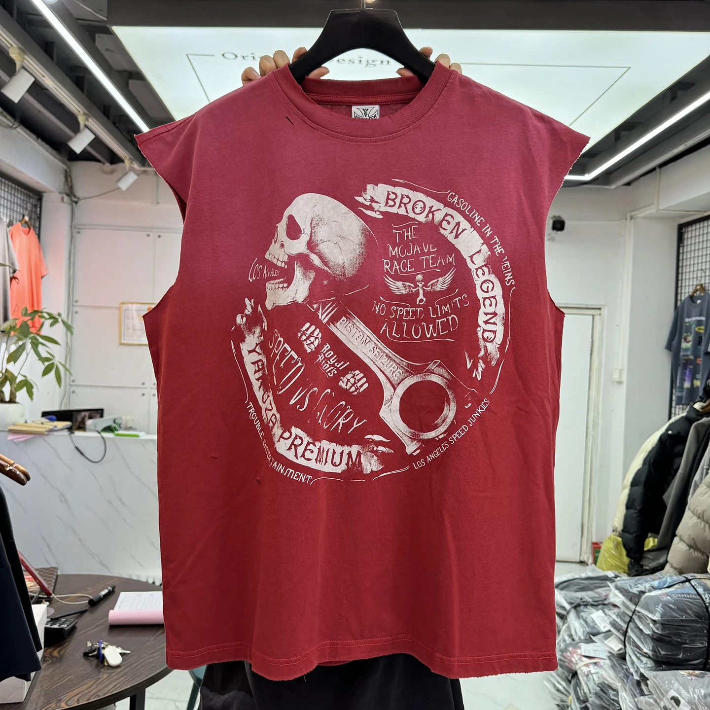 Retro Washed Gradient Skull Print Sleeveless T-Shirt Loose Fit Hip Hop Tank Top for Youth Casual Daily Wear Unisex
Retro Washed Gradient Skull Print Sleeveless T-Shirt Loose Fit Hip Hop Tank Top for Youth Casual Daily Wear Unisex