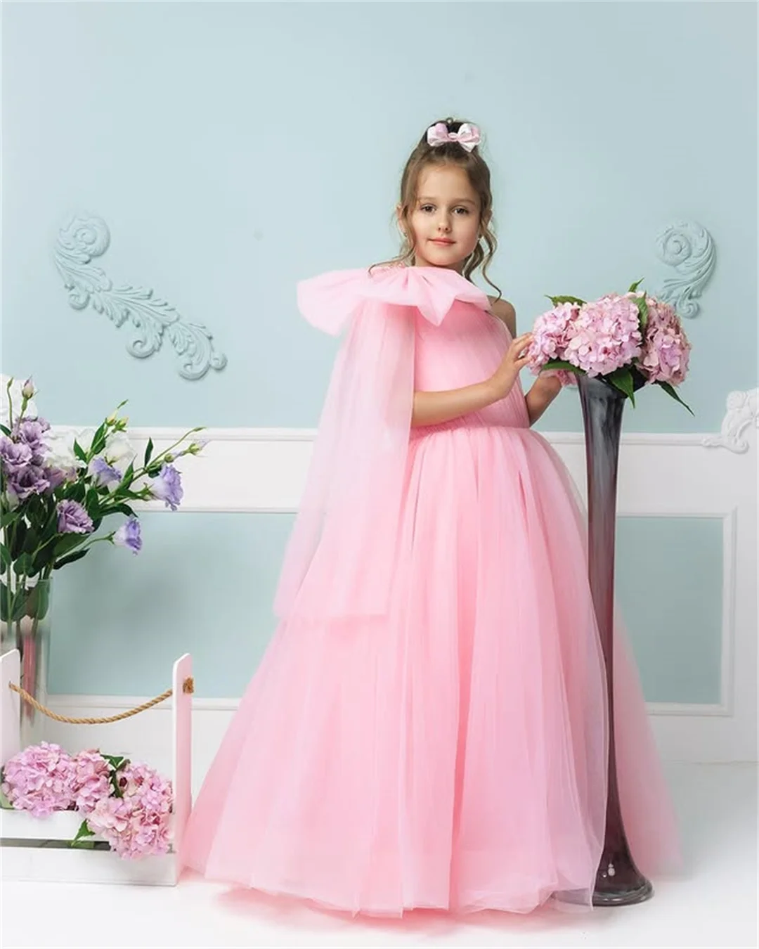 Tulle One-Shoulder Bow Flower Girl Dresses Simple Plain Sleeveless Pleats Ruched A-line Wedding Party Gown For 2-14 Years Kids
Tulle One-Shoulder Bow Flower Girl Dresses Simple Plain Sleeveless Pleats Ruched A-line Wedding Party Gown For 2-14 Years Kids