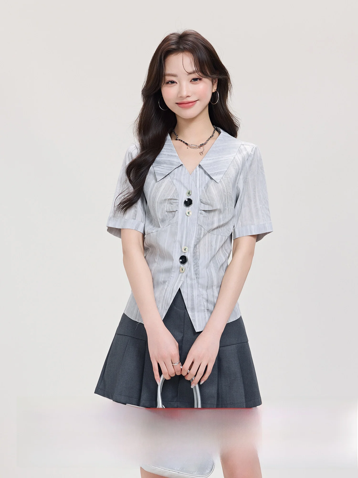 Женская модная рубашка с коротким рукавом Slim Fit, повседневный стиль, для молодых женщин, летняя.
Женская модная рубашка с коротким рукавом Slim Fit, повседневный стиль, для молодых женщин, летняя.