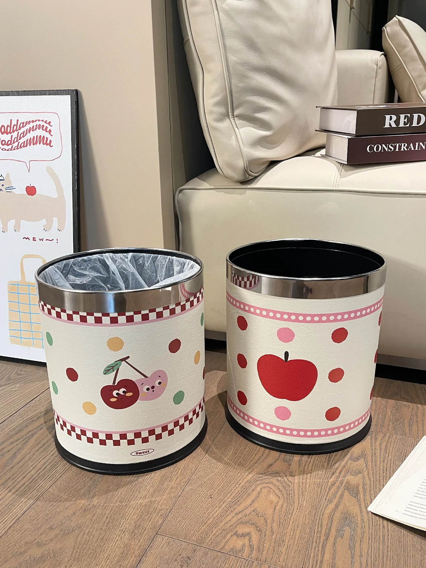 Милый вместительный контейнер для хранения для гостиной, спальни, дома, высококачественный, эстетичный, роскошный, из полиуретана, длинный, в форме бочки
Милый вместительный контейнер для хранения для гостиной, спальни, дома, высококачественный, эстетичный, роскошный, из полиуретана, длинный, в форме бочки