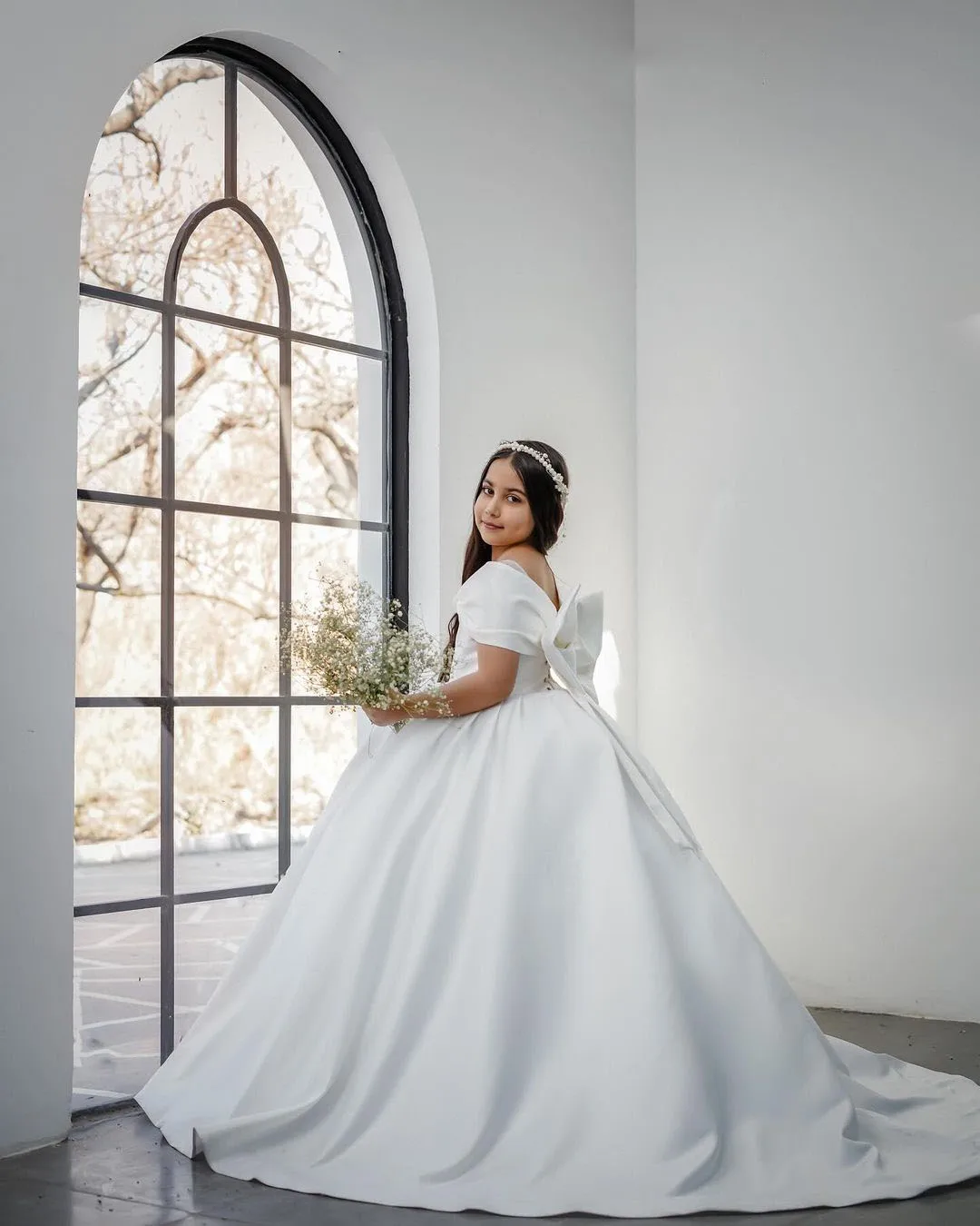 2024 Flower Girl Dress For Wedding White Satin With Bow Puffy Princess Kids Birthday Party First Communion Ball Gowns
2024 Flower Girl Dress For Wedding White Satin With Bow Puffy Princess Kids Birthday Party First Communion Ball Gowns