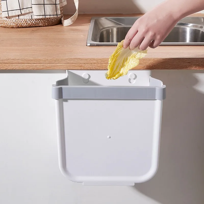 Folding Hanging Trash Bin - No Drilling Required, Perfect for Cabinet Doors in Kitchen, Space-Saving Design.
Folding Hanging Trash Bin - No Drilling Required, Perfect for Cabinet Doors in Kitchen, Space-Saving Design.