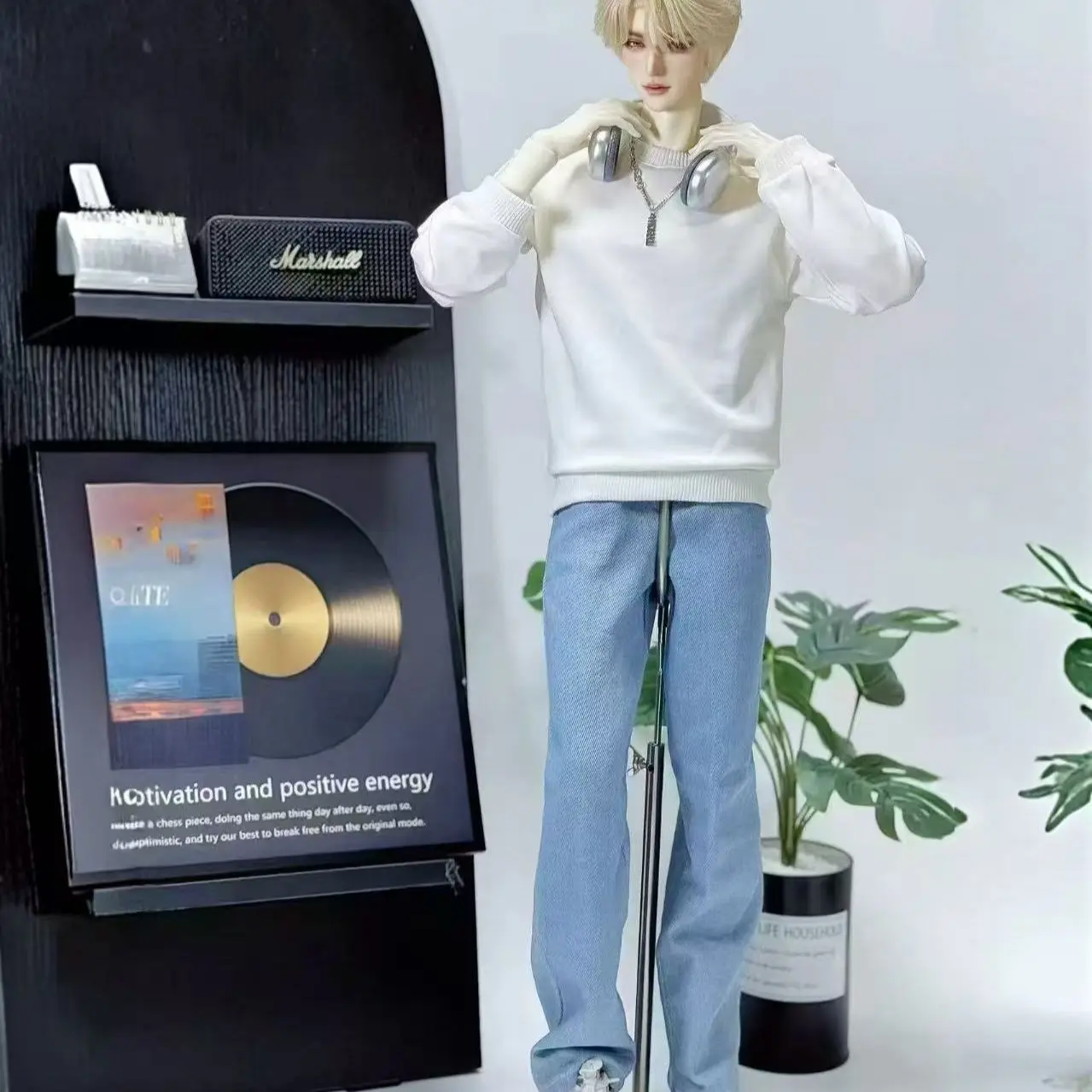 Комплект одежды для куклы BJD 75 см (мужская кукла 1/3): худи с длинными рукавами и джинсы, повседневный наряд, аксессуары для кукол (кукла в комплект не входит)
Комплект одежды для куклы BJD 75 см (мужская кукла 1/3): худи с длинными рукавами и джинсы, повседневный наряд, аксессуары для кукол (кукла в комплект не входит)