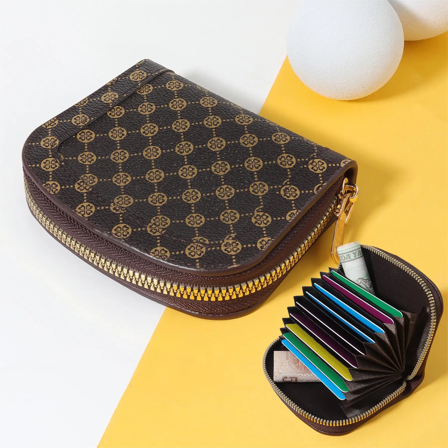 Women's printed short wallet with zipper wrapped clutch wallet, fashionable zipper wrapped coin wallet
Women's printed short wallet with zipper wrapped clutch wallet, fashionable zipper wrapped coin wallet