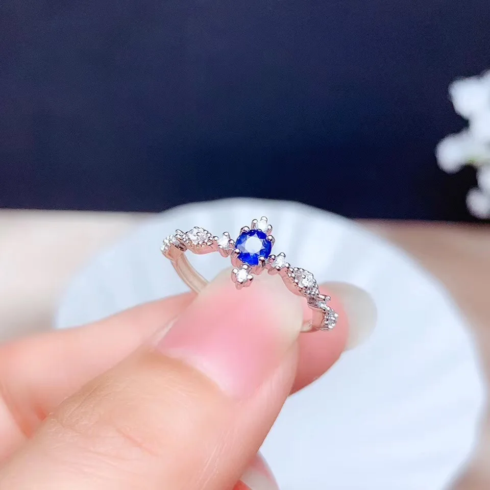Natural Sapphire Ring 925 Silver Ladies Gift Simple Simple Birthday Gift Wedding Gift Wedding Rings for Couples
Natural Sapphire Ring 925 Silver Ladies Gift Simple Simple Birthday Gift Wedding Gift Wedding Rings for Couples
