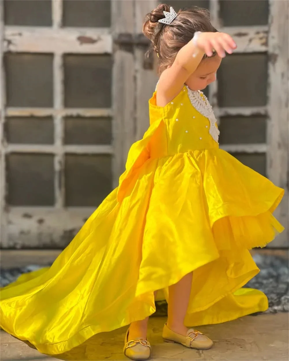 Yellow Customized Flower Girl Dress for Wedding with Bow Beading Applique Hi-lo Girl Birthday Party First Communion Ball Gowns
Yellow Customized Flower Girl Dress for Wedding with Bow Beading Applique Hi-lo Girl Birthday Party First Communion Ball Gowns