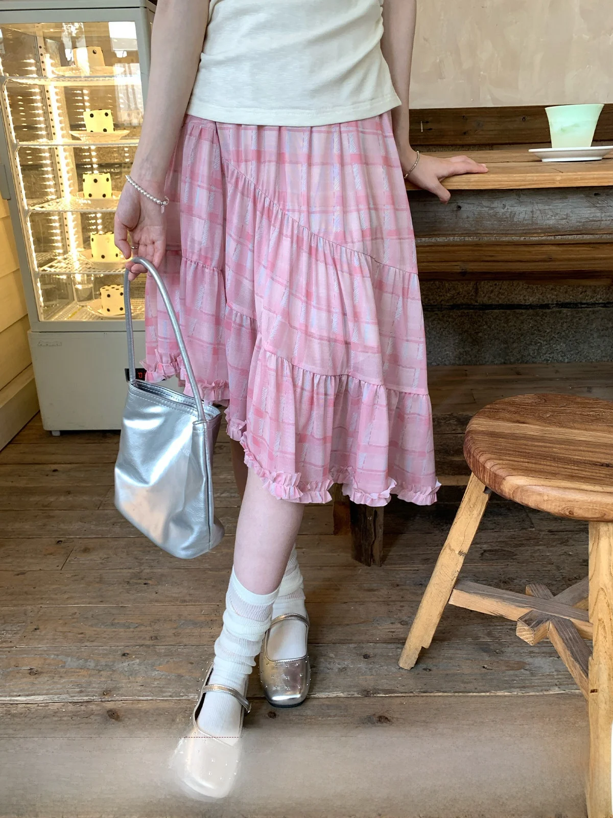 Sweet Style Asymmetrical Plaid Mesh Half Skirt Women's Loose Waist Design Summer Season Fashion Ladies' Skirts
Sweet Style Asymmetrical Plaid Mesh Half Skirt Women's Loose Waist Design Summer Season Fashion Ladies' Skirts