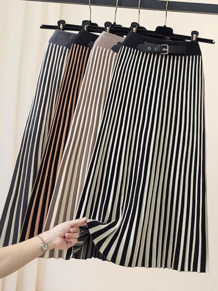 Autumn Winter Knitted Skirt For Women Elegant High Quality Retro Striped Skirts Korean Casual Fashion High Waist Skirts 2023
Autumn Winter Knitted Skirt For Women Elegant High Quality Retro Striped Skirts Korean Casual Fashion High Waist Skirts 2023