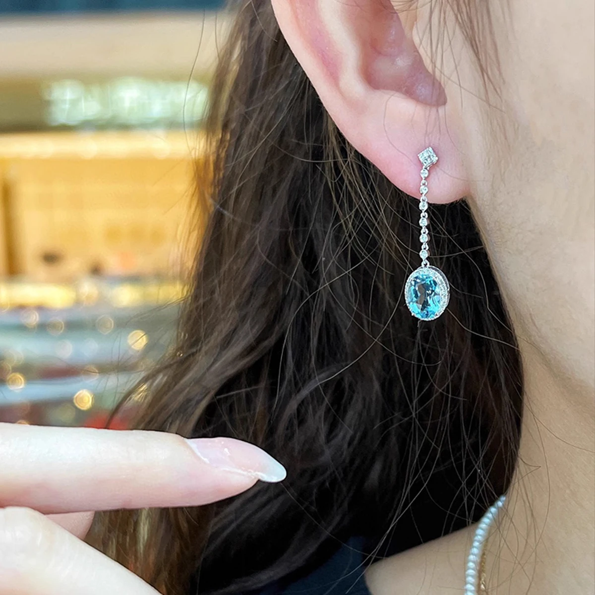 Elliptical sea blue zircon pendant delicate pure silver earrings S925 women's earrings Valentine's Day gift preferred
Elliptical sea blue zircon pendant delicate pure silver earrings S925 women's earrings Valentine's Day gift preferred