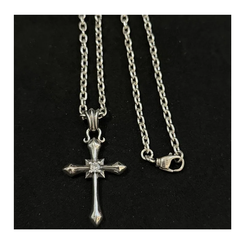 White Square Diamond Large Cross Personalized Light Luxury Retro Old Pendant Men and Women Versatile Trend Fashion Necklace
White Square Diamond Large Cross Personalized Light Luxury Retro Old Pendant Men and Women Versatile Trend Fashion Necklace