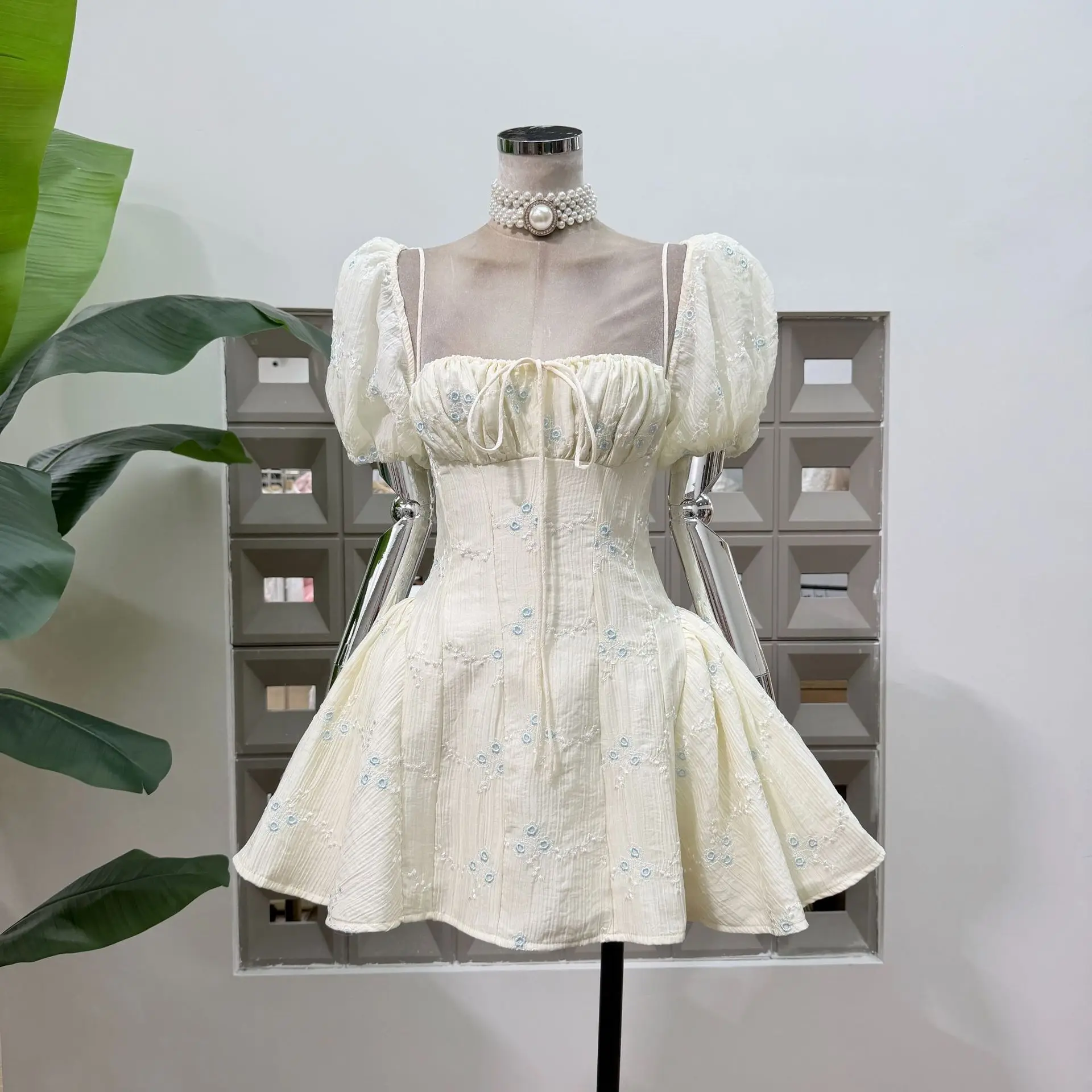 Summer Puff Sleeve Square Neck Corset Mini Dress Floral Embroidery A Line Sexy Party Homecoming Cocktail Women Casual Dresses
Summer Puff Sleeve Square Neck Corset Mini Dress Floral Embroidery A Line Sexy Party Homecoming Cocktail Women Casual Dresses