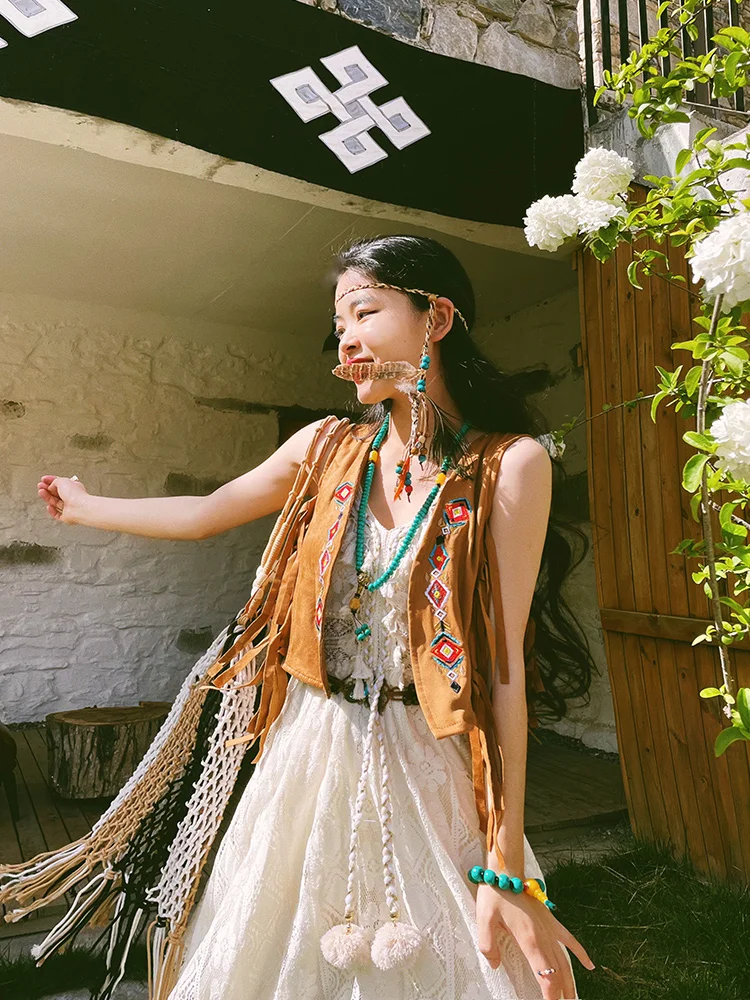 Gypsy Tassel Embroidered Vintage Women's Short Sleeveless Vest Grassland Style Fashionable Commute V-neck Polyester Blend
Gypsy Tassel Embroidered Vintage Women's Short Sleeveless Vest Grassland Style Fashionable Commute V-neck Polyester Blend