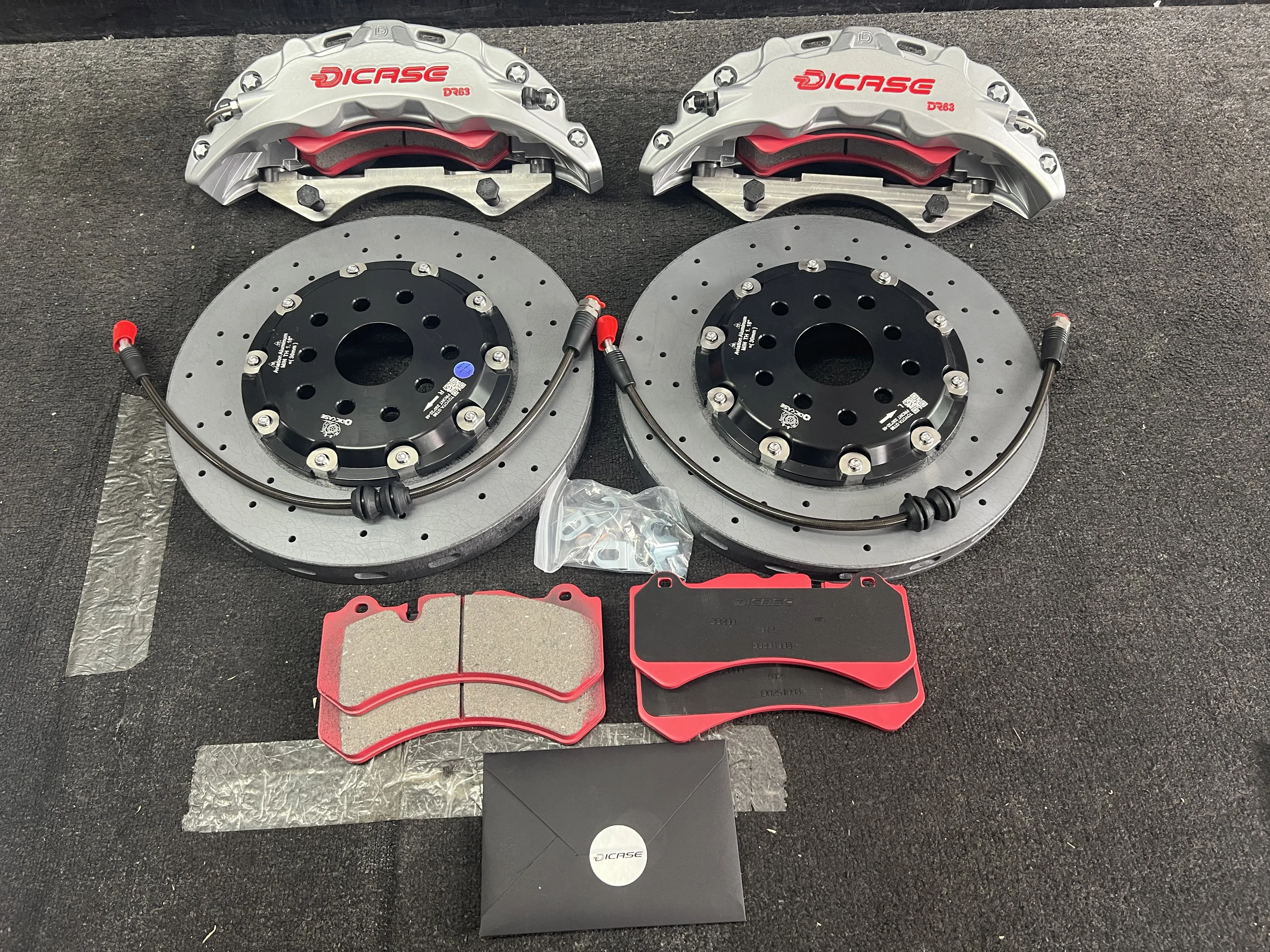 DICASE 6-piston high-performance brake caliper kit fits For Volkswagen Amarok 2.0TDI 2010-2022 (2H) / 2022+ (NF)
DICASE 6-piston high-performance brake caliper kit fits For Volkswagen Amarok 2.0TDI 2010-2022 (2H) / 2022+ (NF)