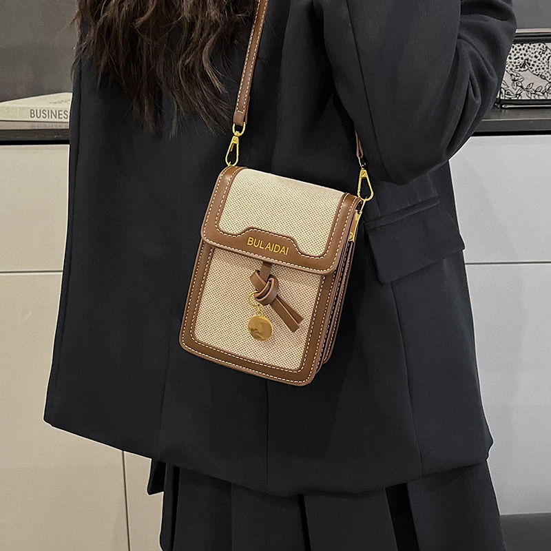 Elegant Women Leather Luxury Classic Designer Shoulder Bag Fashion Tote Handbag For Attractive Daily Dressing
Elegant Women Leather Luxury Classic Designer Shoulder Bag Fashion Tote Handbag For Attractive Daily Dressing