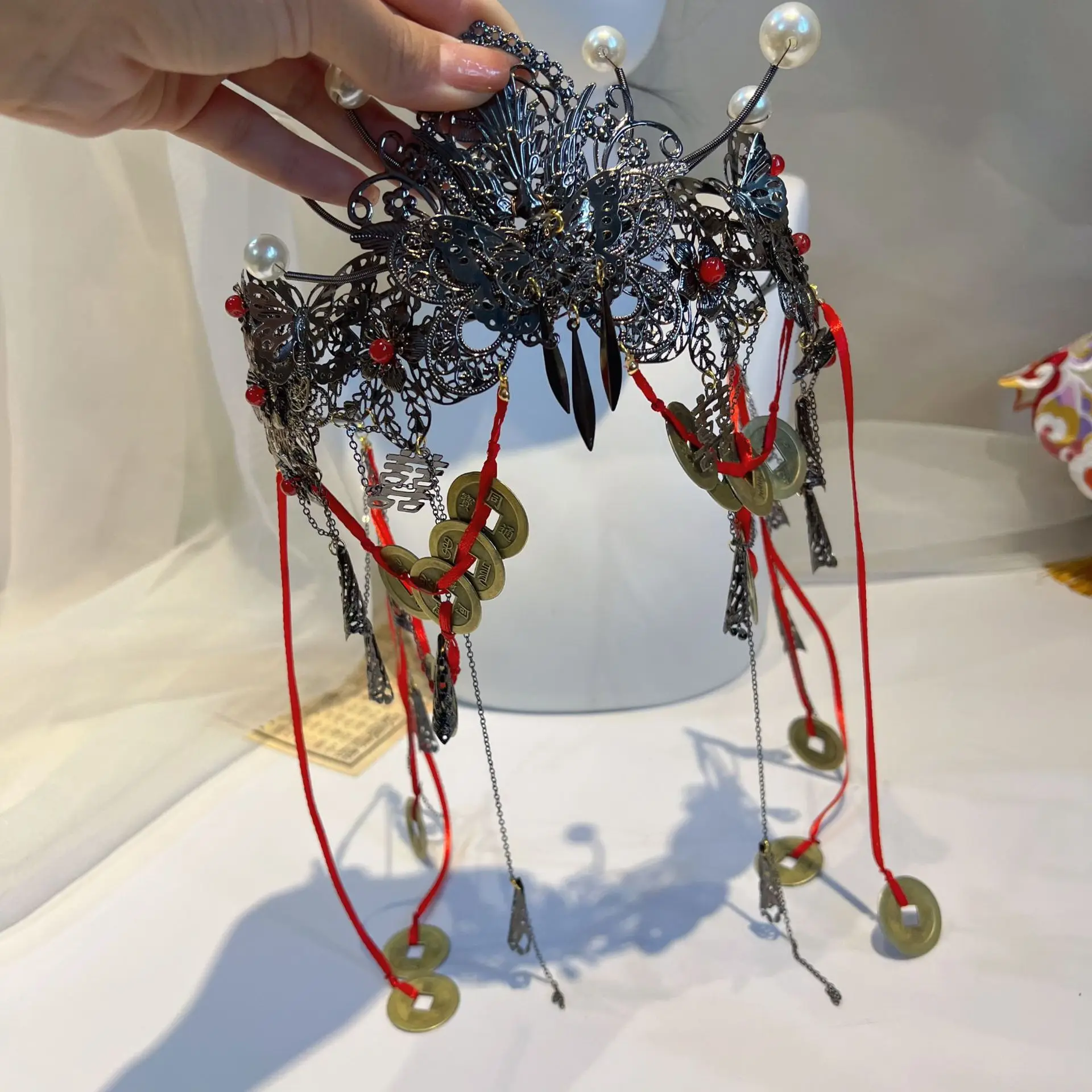 Ancient Style Exotic Pontifex Maximus Headdress Hanfu Tuinga Hair Accessories Ancient Style Horror Spiritual Love Coins Hairware
Ancient Style Exotic Pontifex Maximus Headdress Hanfu Tuinga Hair Accessories Ancient Style Horror Spiritual Love Coins Hairware