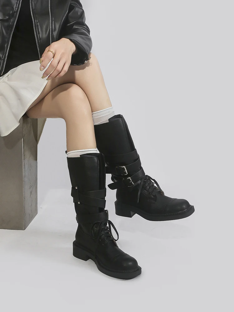 Lin Xiangwan American Style Hot Girl Black Short Boots Women's Western Thick Bottom Motorcycle Boots Large Tube Saddlebags Boots
Lin Xiangwan American Style Hot Girl Black Short Boots Women's Western Thick Bottom Motorcycle Boots Large Tube Saddlebags Boots
