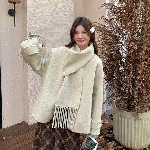 Korea Tassel Scarf Collar Detachable Double-Sided Wool Coat 2024 Autumn Winter New Loose Long-Sleeved Coat
Korea Tassel Scarf Collar Detachable Double-Sided Wool Coat 2024 Autumn Winter New Loose Long-Sleeved Coat
