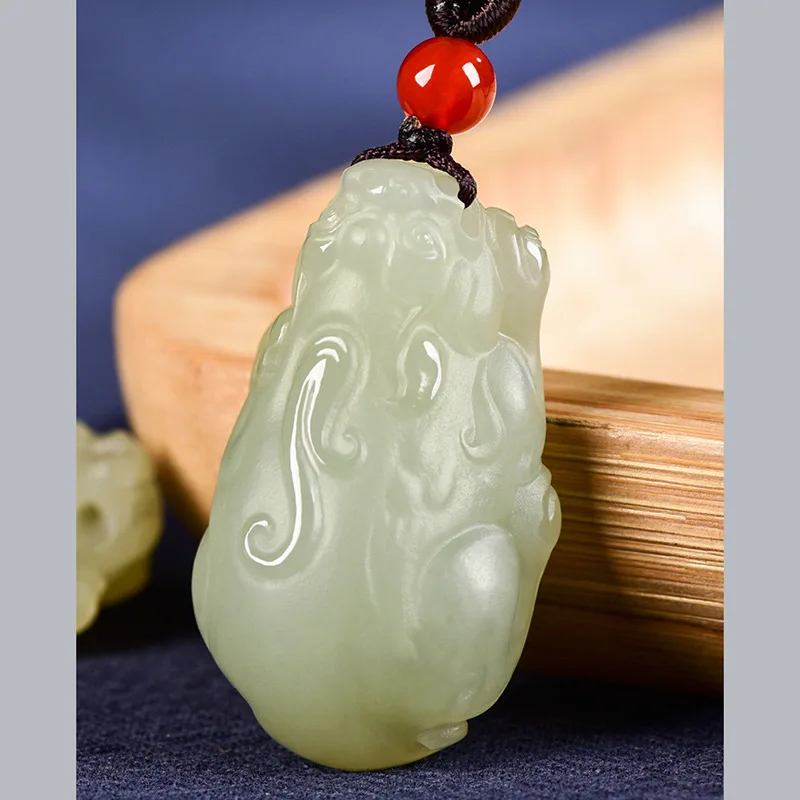 Hetian Green Jade Necklace Carved Pixiu Pendant
Hetian Green Jade Necklace Carved Pixiu Pendant