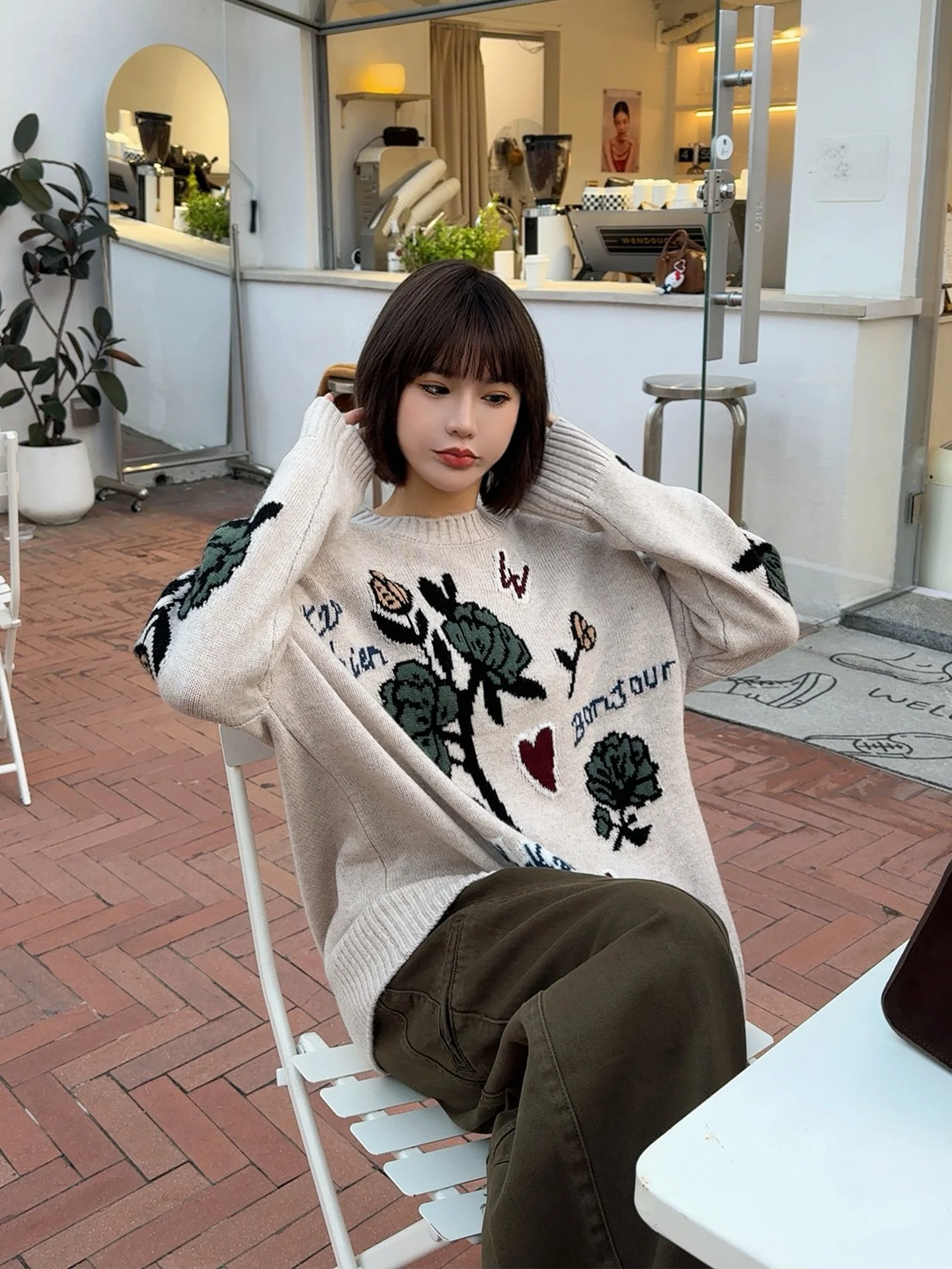 Свободный вязаный шерстяной свитер с цветочным узором и буквой C, 100% теплый, для отдыха, осенне-зимний, женский, модный, с круглым вырезом
Свободный вязаный шерстяной свитер с цветочным узором и буквой C, 100% теплый, для отдыха, осенне-зимний, женский, модный, с круглым вырезом