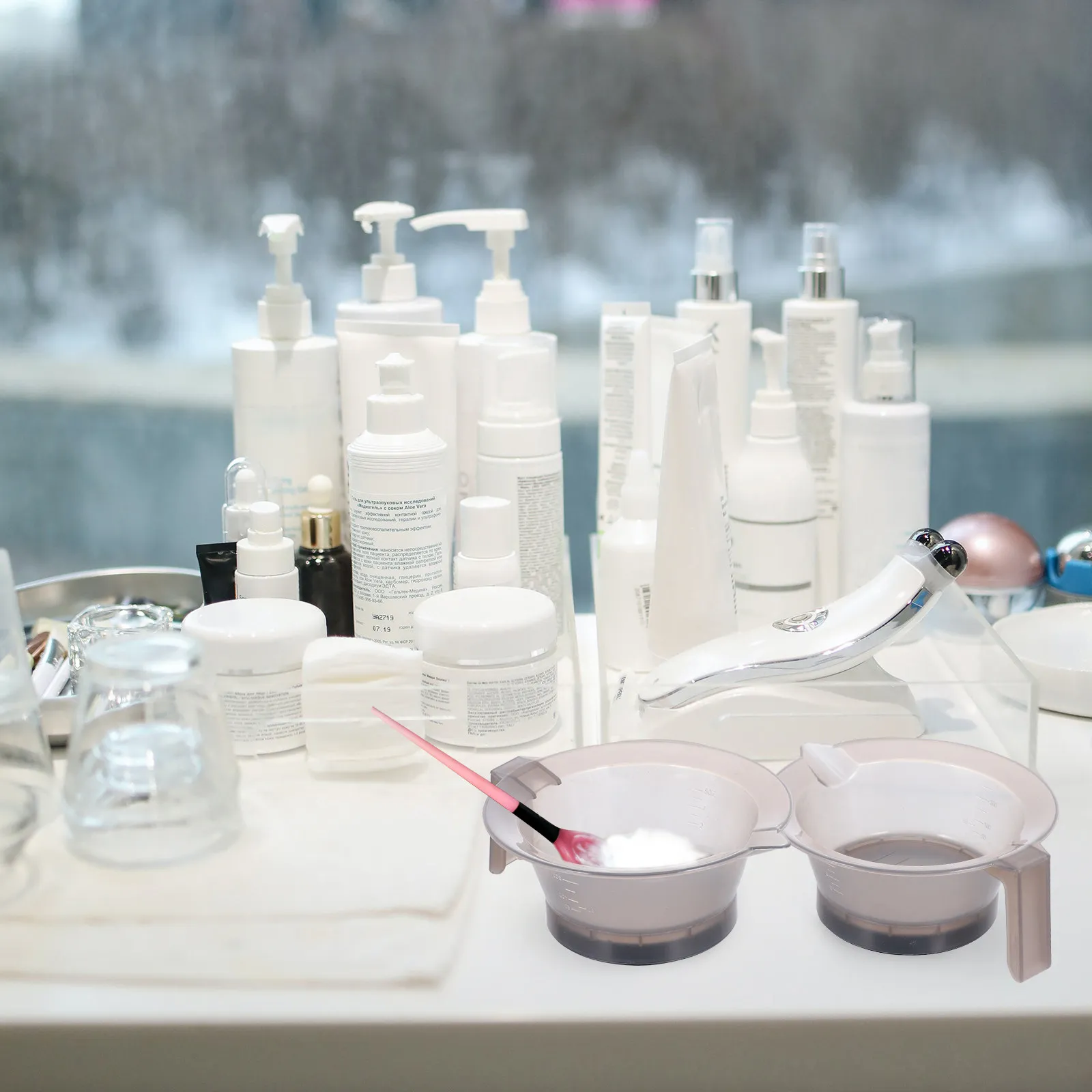 3Pcs Hair Color Bowl Set Quality Plastic Mixing Bowls with Measuring Scale Comfort Handle Anti Break Stackable for Barber
3Pcs Hair Color Bowl Set Quality Plastic Mixing Bowls with Measuring Scale Comfort Handle Anti Break Stackable for Barber