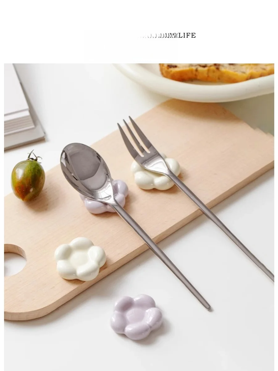 Подставка для палочек Tlife Petal Simple Cerc: милый декор для стола, высокая эстетическая ценность, для обеденного стола, производство Китай
Подставка для палочек Tlife Petal Simple Cerc: милый декор для стола, высокая эстетическая ценность, для обеденного стола, производство Китай