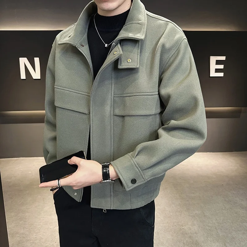 Faionable ort Fce Lined Woolen Jaet Men's Winter Korean Sle Trendy Clothing High End Feel Collar Coat Polyester Fiber
Faionable ort Fce Lined Woolen Jaet Men's Winter Korean Sle Trendy Clothing High End Feel Collar Coat Polyester Fiber