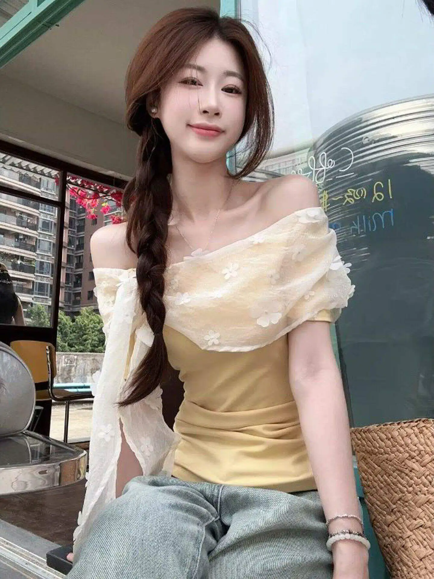 Yellow Lace Splice Short Sleeve T-Shirt Women's Summer Dopaamine Design Shoulder Bared One-Shoulder Top Korean Style Commute ...
Yellow Lace Splice Short Sleeve T-Shirt Women's Summer Dopaamine Design Shoulder Bared One-Shoulder Top Korean Style Commute ...