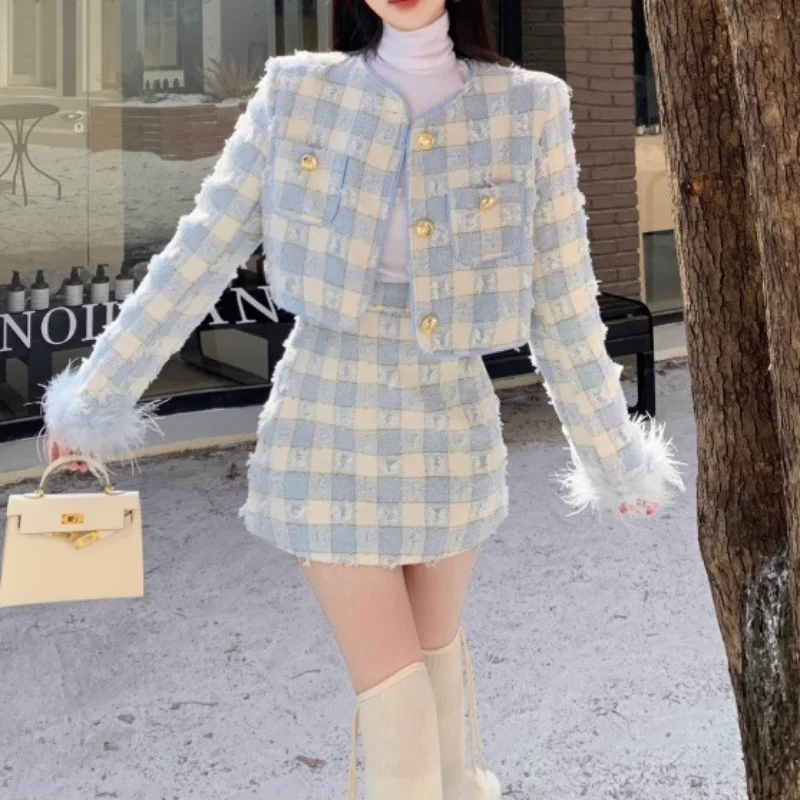 Autumn Winter Fashion Plaid Tweed Long-sleeved Coat + Mini Skirt Suit Small Fragrance Sweet Thick Two-piece Set Women Outfit
Autumn Winter Fashion Plaid Tweed Long-sleeved Coat + Mini Skirt Suit Small Fragrance Sweet Thick Two-piece Set Women Outfit