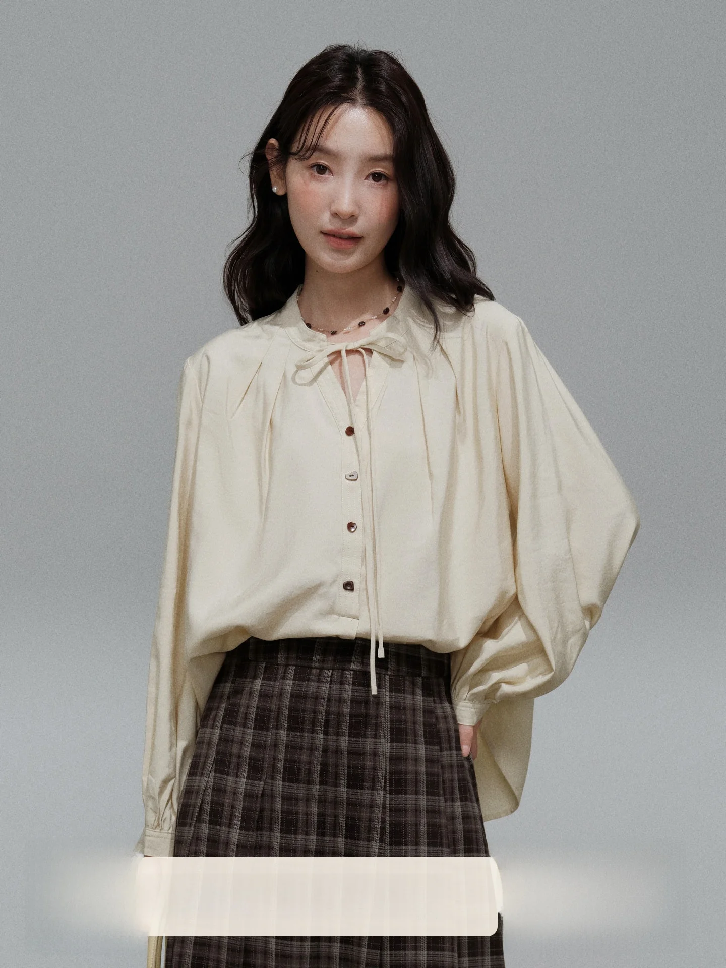 Miya винтажный желтый фонарь на пуговицах све irt женский ранняя осень уникальный простой красивый топ нежный свободный крой
Miya винтажный желтый фонарь на пуговицах све irt женский ранняя осень уникальный простой красивый топ нежный свободный крой