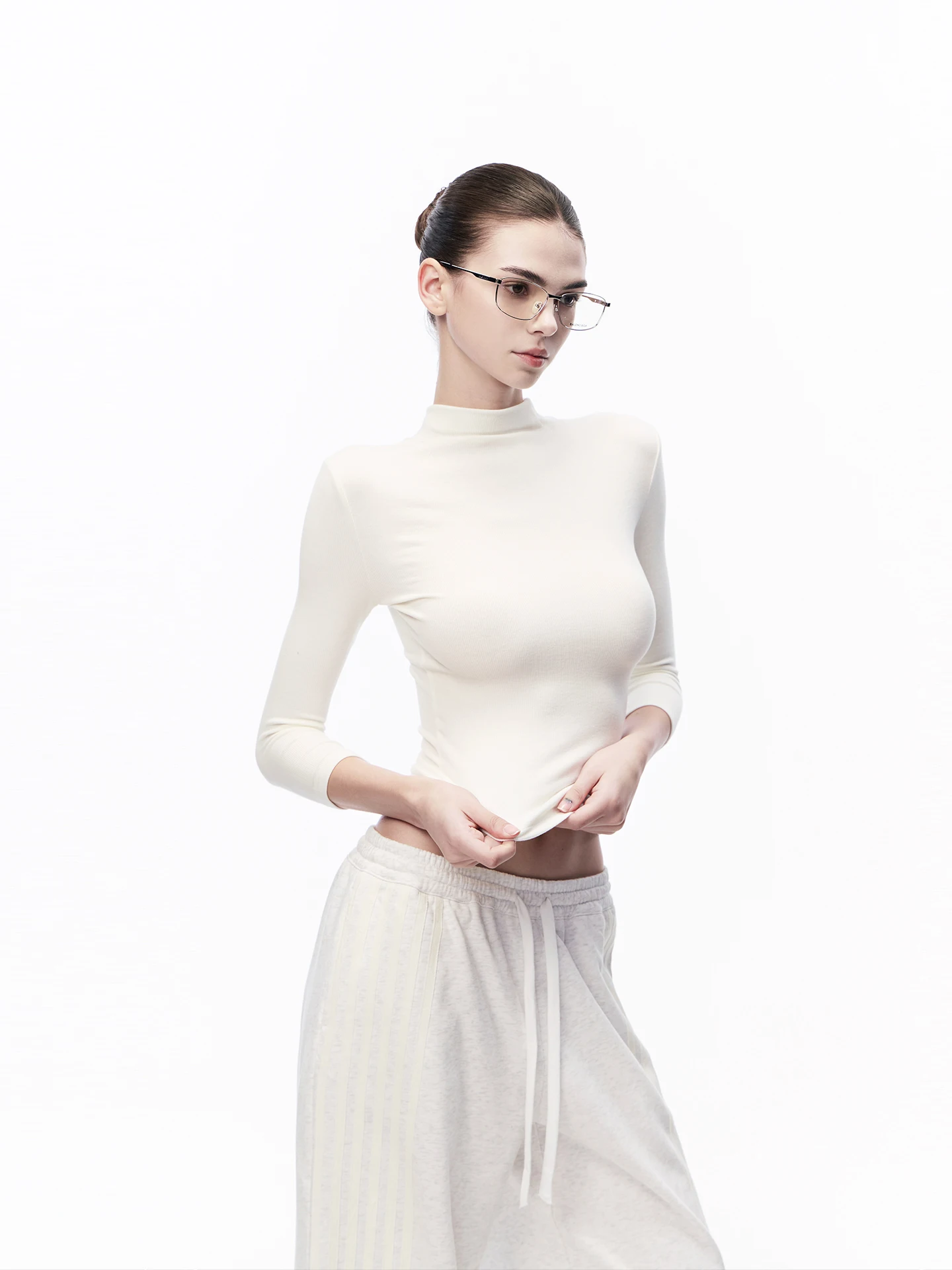 JLAUNT Women's Slim Fit Long Sleeve T-Shirt High Collar Base Shirt American Hot Girl Top White Color Spring Season Inner Wear
JLAUNT Women's Slim Fit Long Sleeve T-Shirt High Collar Base Shirt American Hot Girl Top White Color Spring Season Inner Wear