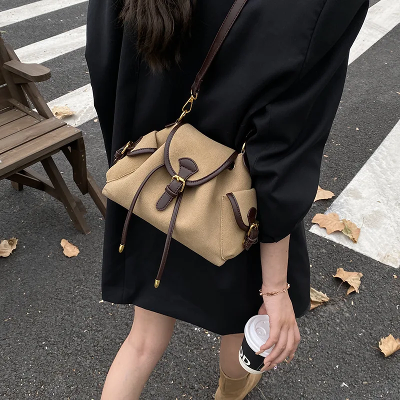 Новая модная женская сумка через плечо большой емкости на осень и зиму, популярная плиссированная сумка-облако
Новая модная женская сумка через плечо большой емкости на осень и зиму, популярная плиссированная сумка-облако