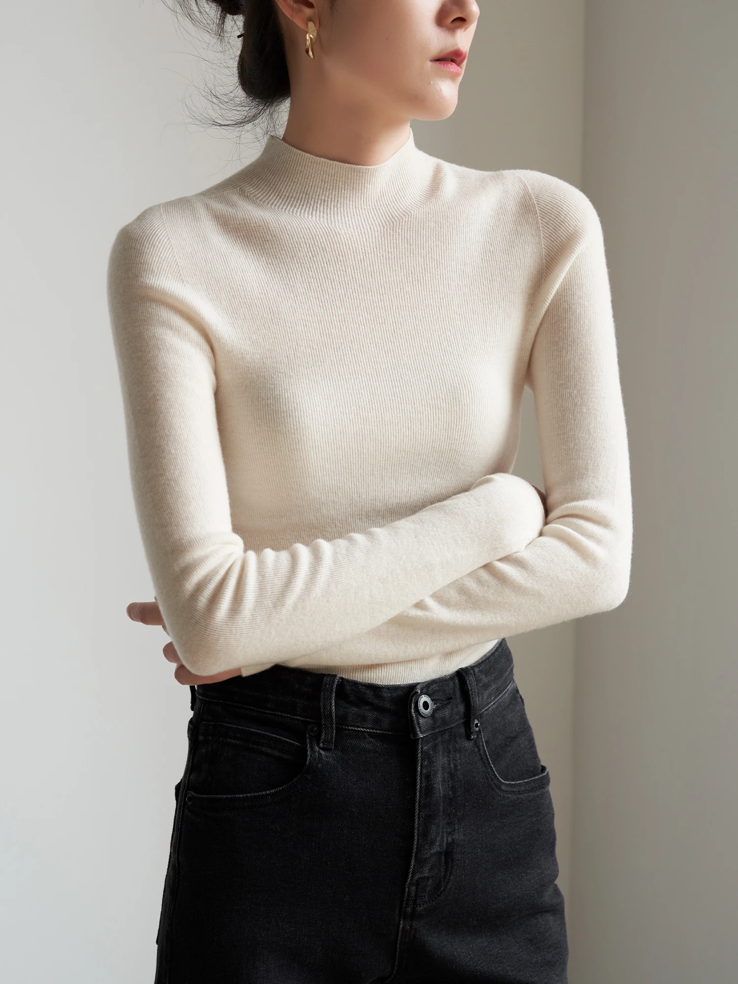 Seamless One-Piece Wool Knitwear Half High Collar Women's Base Layer Shirt Inner Top Autumn Season OL Style Slim Fit Long Sleeve
Seamless One-Piece Wool Knitwear Half High Collar Women's Base Layer Shirt Inner Top Autumn Season OL Style Slim Fit Long Sleeve