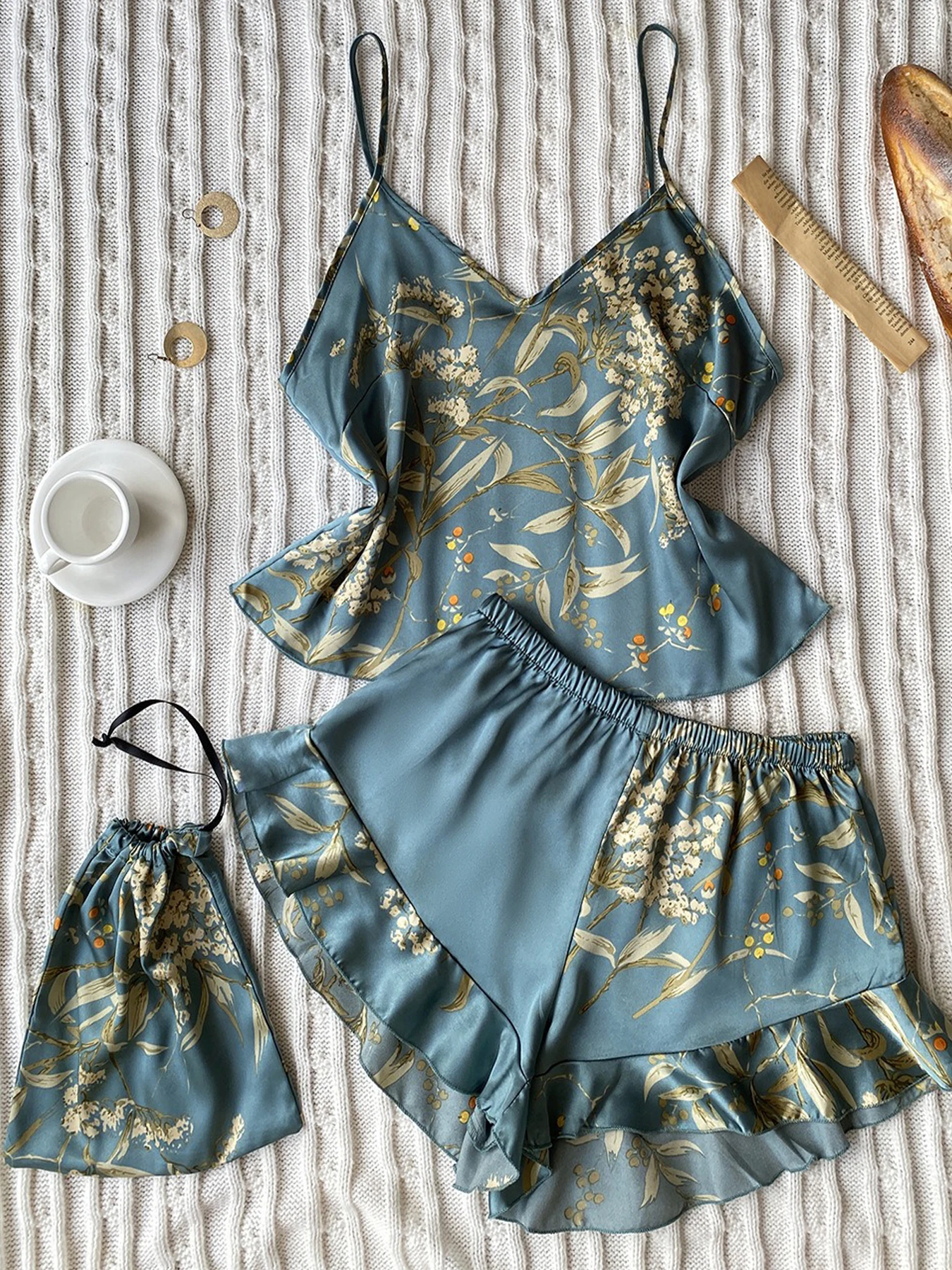 Spring Summer Silk Sleepwear Set, Fashion Print Shorts Pajamas Home Wear, Sexy Strap Dress Storage Bag, Comfortable Women's Nigh
Spring Summer Silk Sleepwear Set, Fashion Print Shorts Pajamas Home Wear, Sexy Strap Dress Storage Bag, Comfortable Women's Nigh