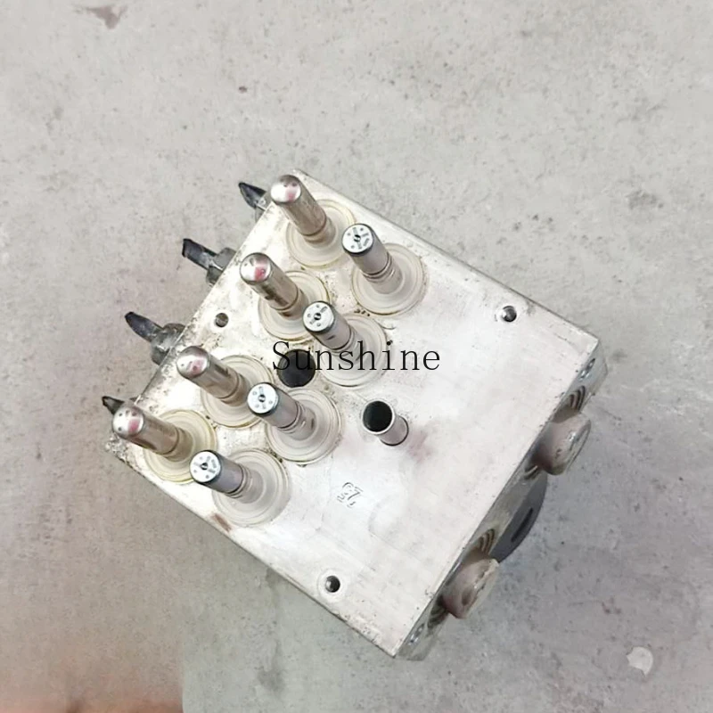 Для среднего V3 H530 H230 Jun FRV S30 FSV H330 F2V тормозной насос ABS корпус в сборе
Для среднего V3 H530 H230 Jun FRV S30 FSV H330 F2V тормозной насос ABS корпус в сборе