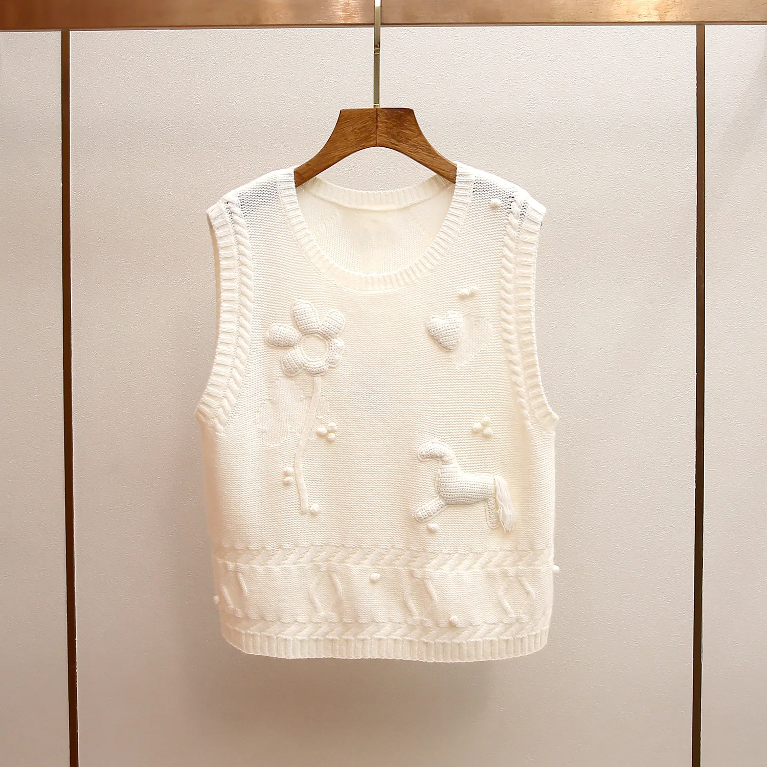 Элитный женский весенний свитер MaSande с круглым вырезом, 3D-узором в виде цветов и вязаными элементами, из полиэфирного волокна
Элитный женский весенний свитер MaSande с круглым вырезом, 3D-узором в виде цветов и вязаными элементами, из полиэфирного волокна