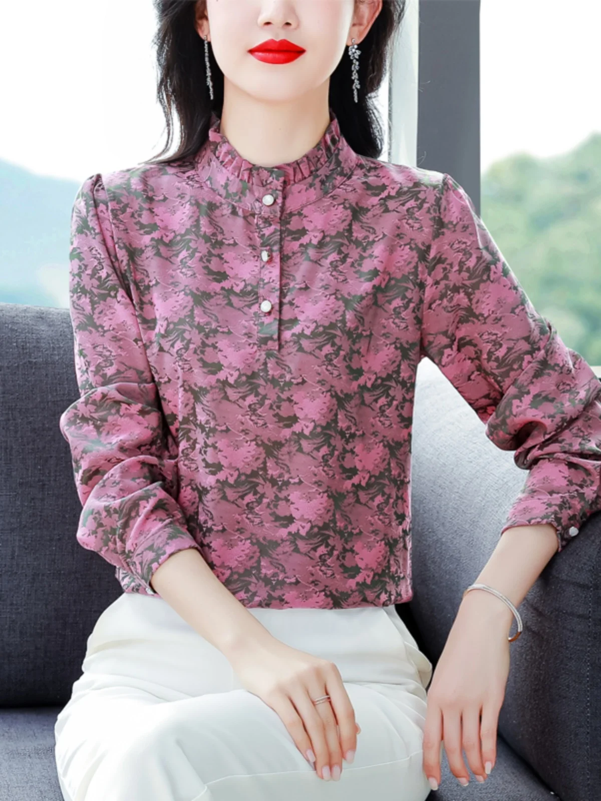 Floral Print Long Sleeve Stand Collar Women's Shirt Spring Autumn 2026 Slimming Chiffon Top Fashionable Mom Style Anti-Aging
Floral Print Long Sleeve Stand Collar Women's Shirt Spring Autumn 2026 Slimming Chiffon Top Fashionable Mom Style Anti-Aging