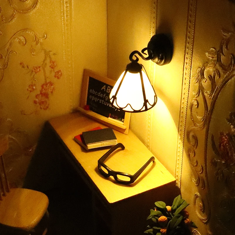1:12 Dollhouse Miniature Retro LED Light Lace White Cover Wall Lamp Home Lighting Model Furniture Decor Dollhouse Accessories
1:12 Dollhouse Miniature Retro LED Light Lace White Cover Wall Lamp Home Lighting Model Furniture Decor Dollhouse Accessories