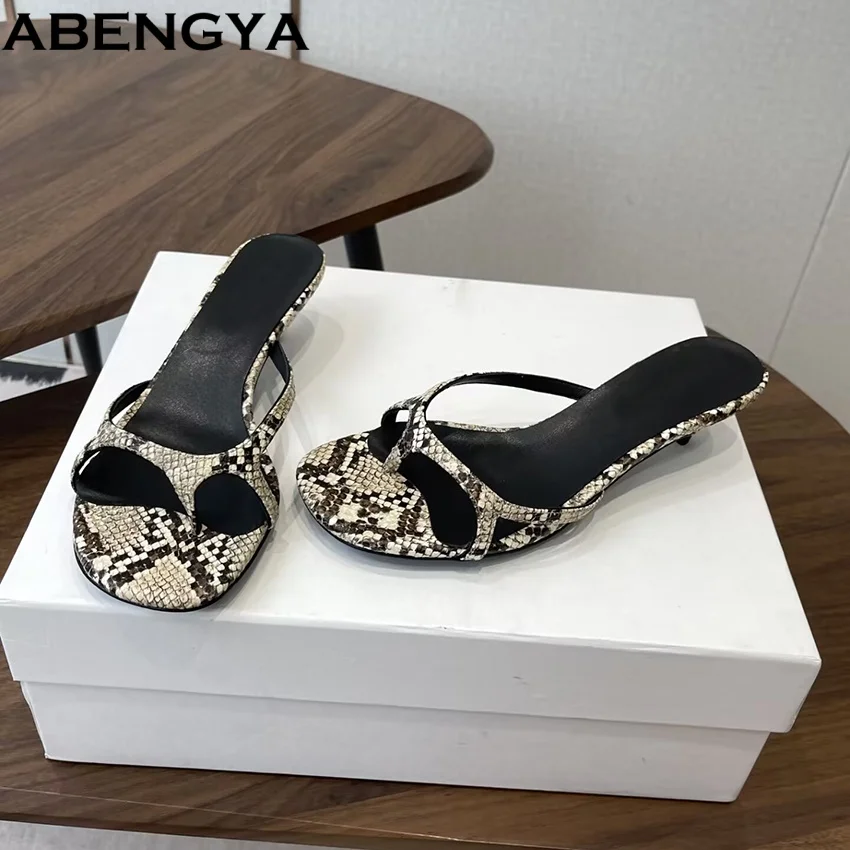 2026 Summer Flip Flops Kitten Heels Slippers Women Sandals Round Open Toe Beach Shoes For Woman Party Dress Women's Slippers
2026 Summer Flip Flops Kitten Heels Slippers Women Sandals Round Open Toe Beach Shoes For Woman Party Dress Women's Slippers