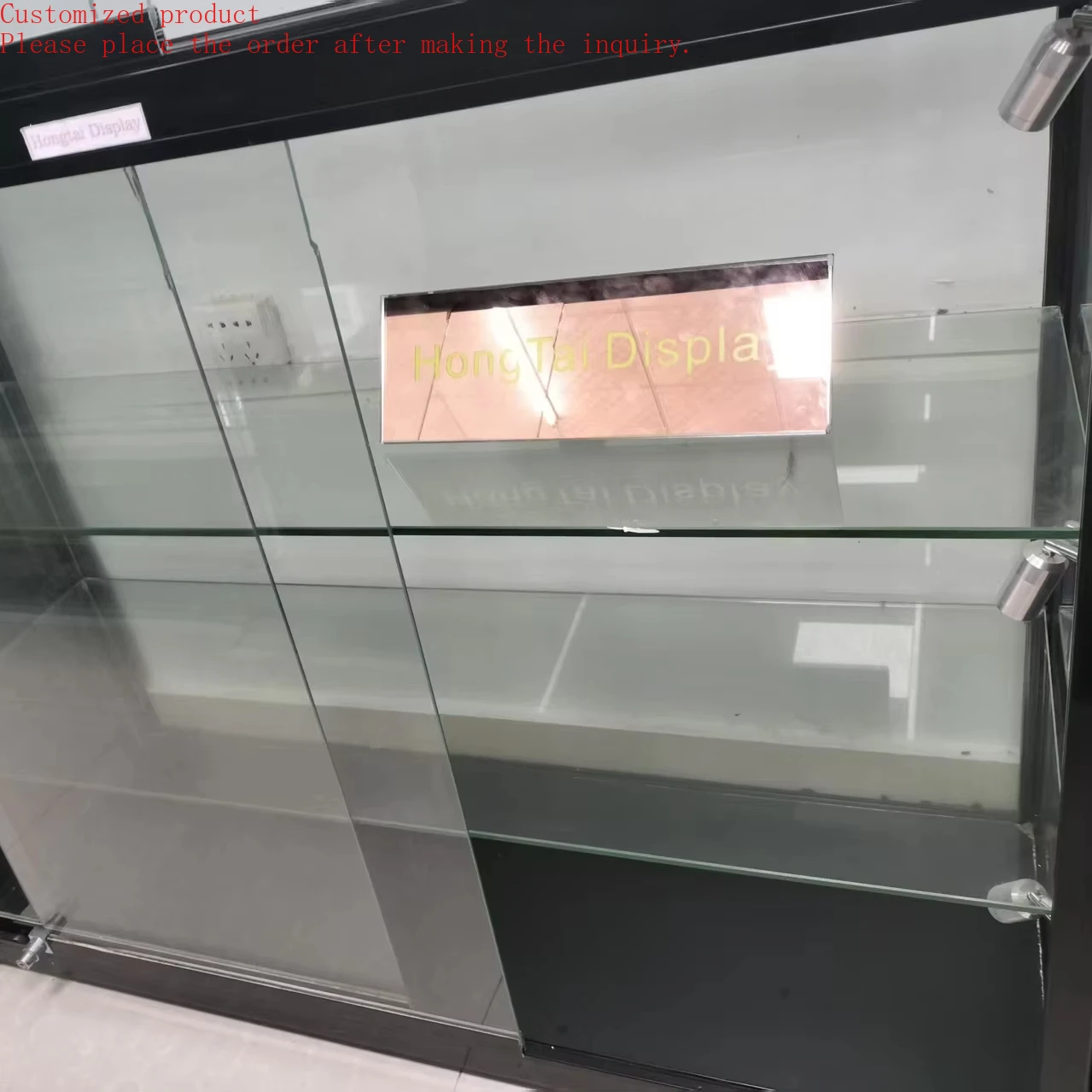Custom.Divide Into Two Parts With Glass Showcase Counter Square Aluminum Frame With LED Lighting Merchandising Counter
Custom.Divide Into Two Parts With Glass Showcase Counter Square Aluminum Frame With LED Lighting Merchandising Counter