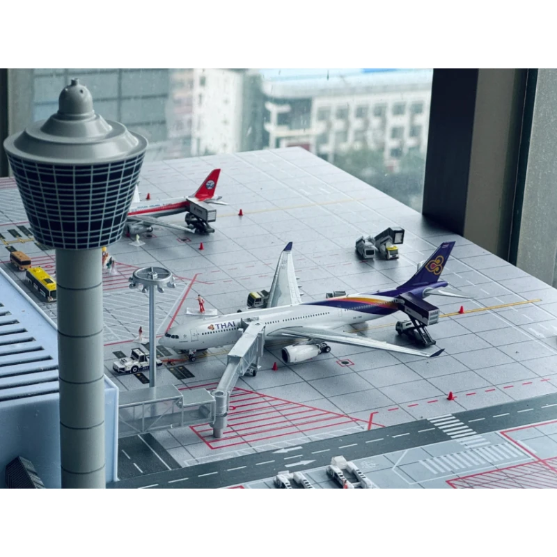 1/150 масштаб Boeing Airbus A380/B747 Таиланд Тайские воздушные пути литая под давлением модель самолета из смолы игрушечный самолет демонстрационная коллекция
1/150 масштаб Boeing Airbus A380/B747 Таиланд Тайские воздушные пути литая под давлением модель самолета из смолы игрушечный самолет демонстрационная коллекция