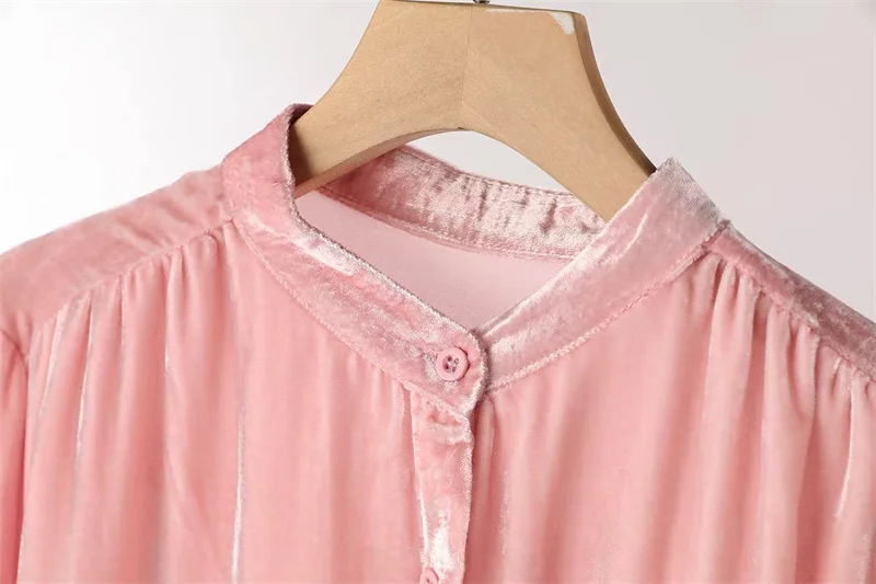 Ladies Long Sleeve Velvet Cardigan Temperament plus Size Comfortable Loose Fashion Velour Blouse for Women 5XL 6XL
Ladies Long Sleeve Velvet Cardigan Temperament plus Size Comfortable Loose Fashion Velour Blouse for Women 5XL 6XL