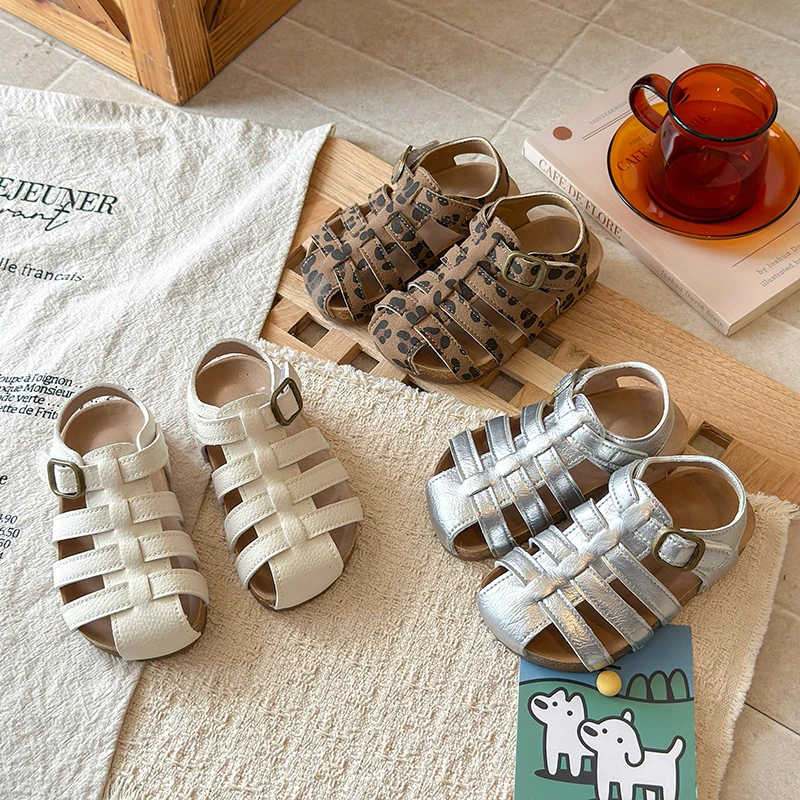 Children's Sandals Fashionable Girls' Shoes Simple Versatile Girls' Woven Sandals Comfortable Non-Slip Soft Children's Sandals
Children's Sandals Fashionable Girls' Shoes Simple Versatile Girls' Woven Sandals Comfortable Non-Slip Soft Children's Sandals