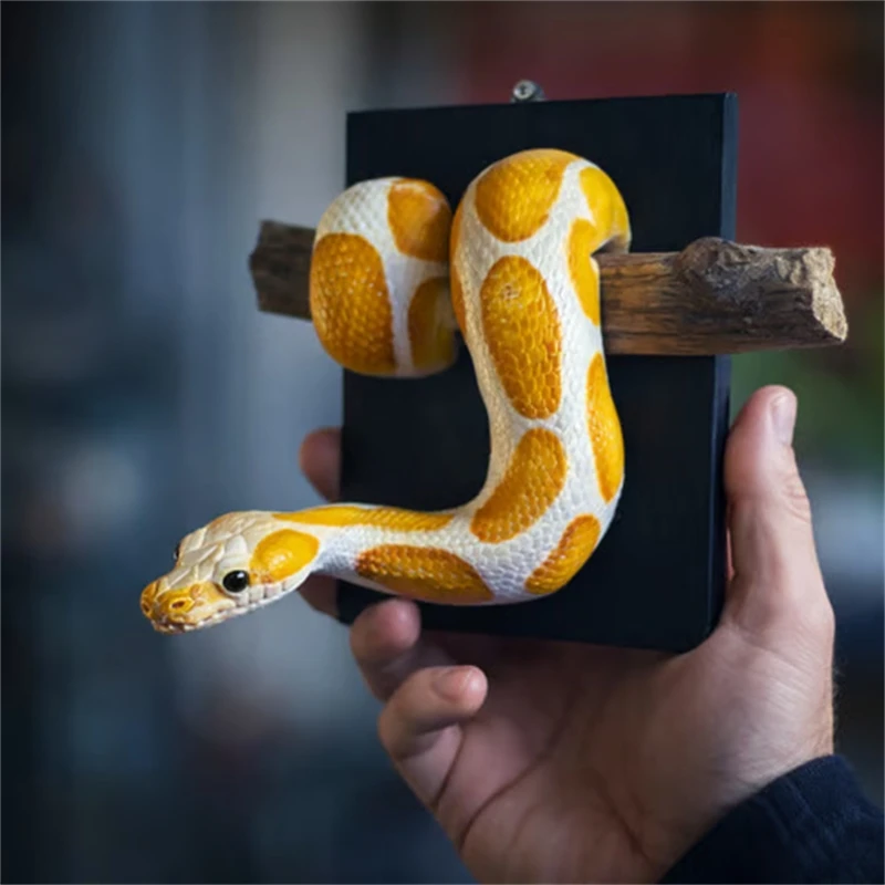 Золотая 3D-скульптура питона для декора стен, металлическая скульптура змеи, украшение для дома, подарок для любителей змей на Хэллоуин и Рождество, готический акцент
Золотая 3D-скульптура питона для декора стен, металлическая скульптура змеи, украшение для дома, подарок для любителей змей на Хэллоуин и Рождество, готический акцент